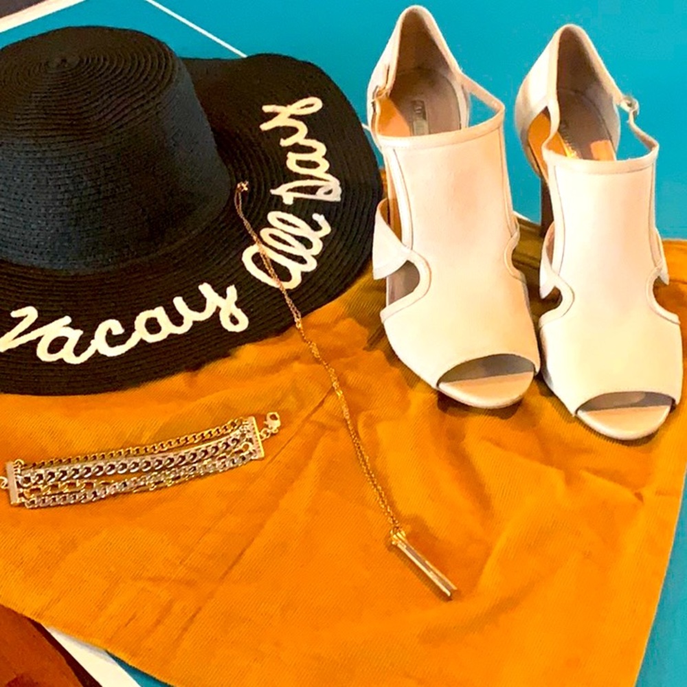 Audrey brooks tan heels 👠